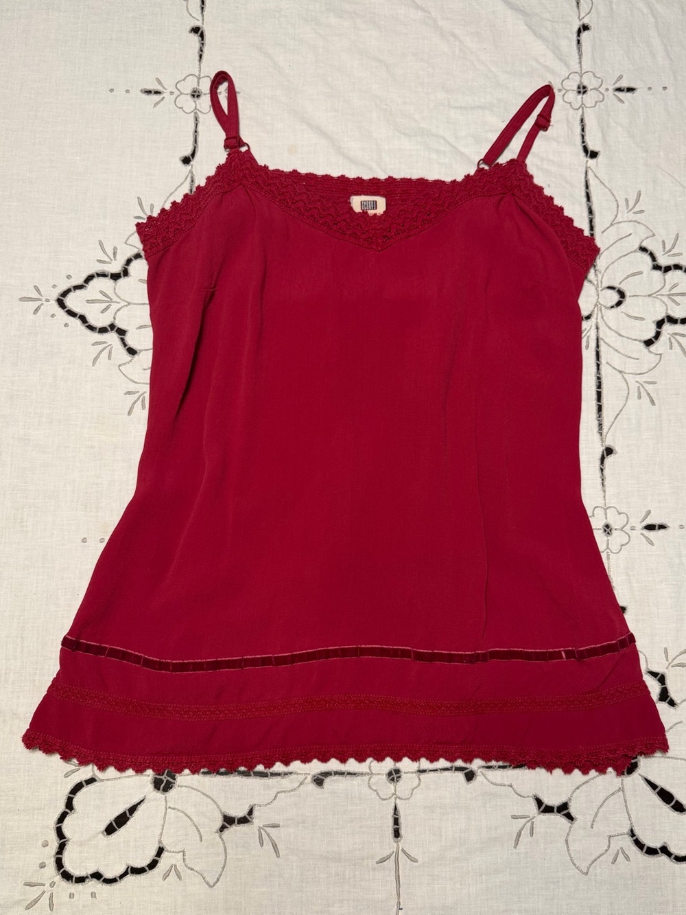 Y2K cami indie sleaze vintage layering with velvet and scallop trim faded glory